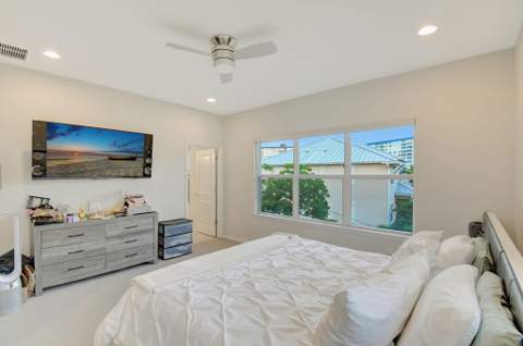 1105 Banyan Drive, Hollywood FL - photo 23 of 40