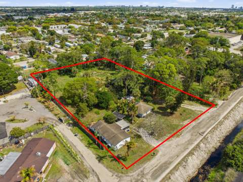 5133 Pine Grove Drive, West Palm Beach FL - photo 12 of 27
