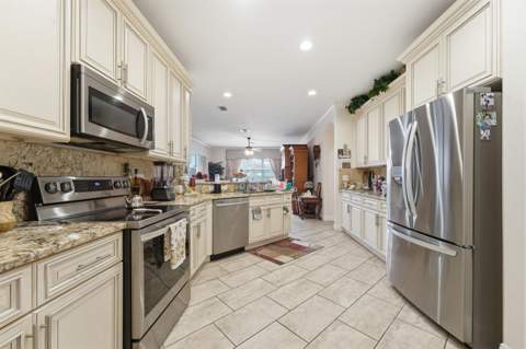 6988 NW Hartney Way, Port St. Lucie FL - photo 12 of 44