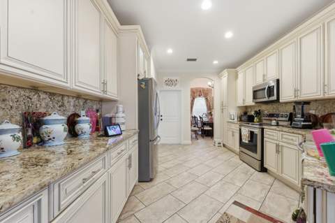 6988 NW Hartney Way, Port St. Lucie FL - photo 11 of 44