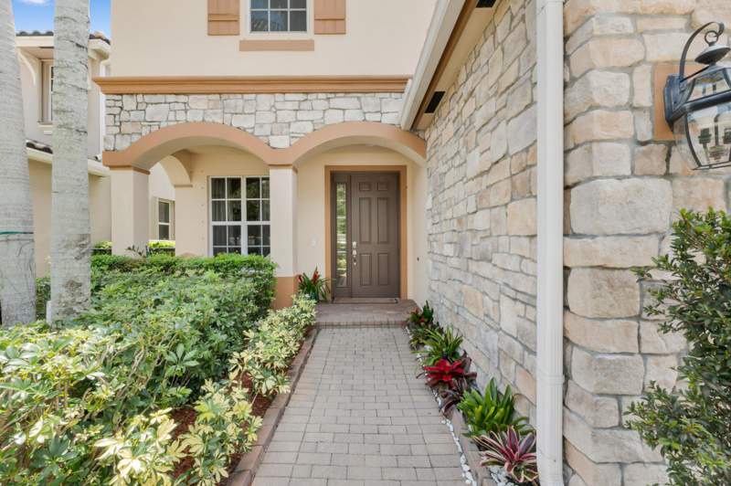 5 bedroom Single Family Residence at 4684 Veteran Terrace, Capistara, Lake Worth — photo 3