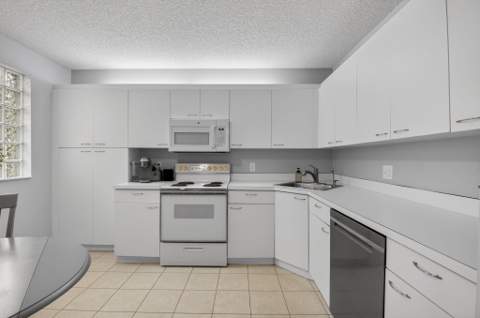 5155 Europa Drive #M, Boynton Beach FL - photo 10 of 66