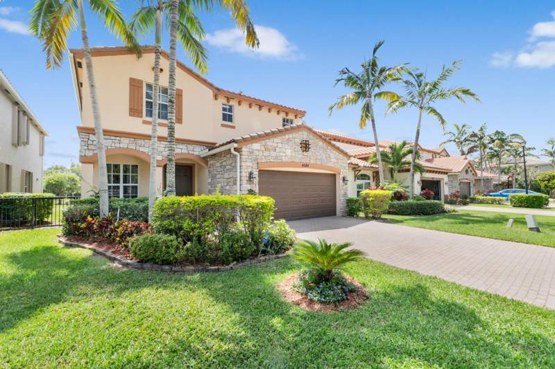 5 bedroom Single Family Residence at 4684 Veteran Terrace, Capistara, Lake Worth — photo 2
