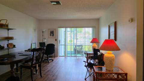 2800 Ashley Drive #B, West Palm Beach FL - photo 7 of 35