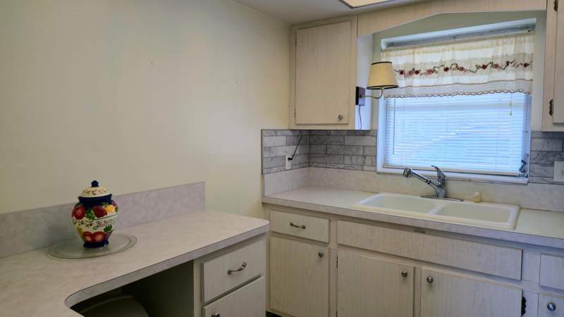 2 bedroom Villa at 2800 Ashley Drive #B, Cresthaven Villas 2 Condo, West Palm Beach — photo 5