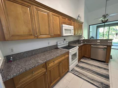 7207 Le Chalet Boulevard, Boynton Beach FL - photo 9 of 31