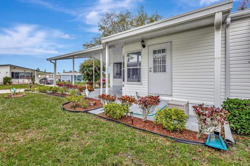 2 bedroom Mobile Home at 14359 Cancun Avenue, Spanish Lakes Fairways, Fort Pierce — photo 5