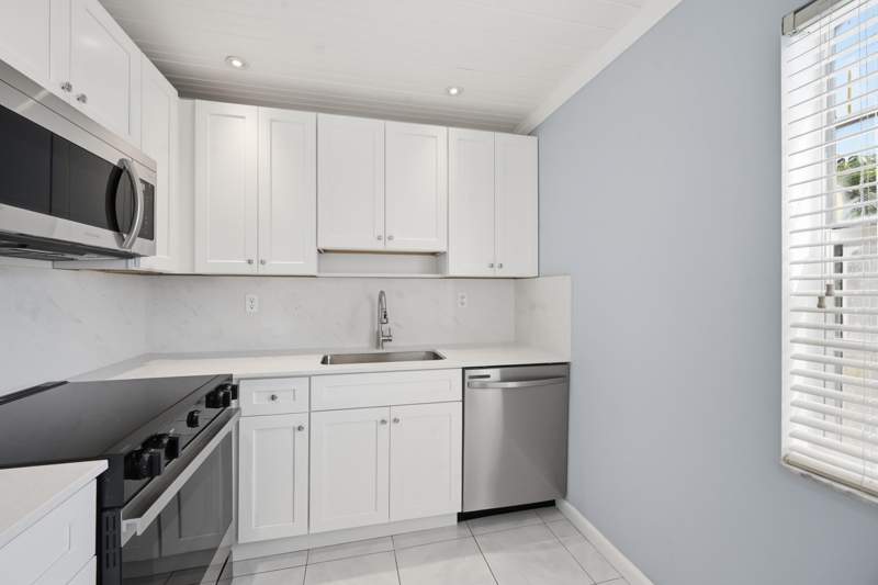 2 bedroom Condominium at 422 Burgundy I, Kings Point Burgundy Condos, Delray Beach — photo 4