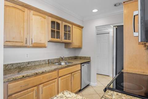 1515 E Broward Boulevard #426, Fort Lauderdale FL - photo 12 of 32