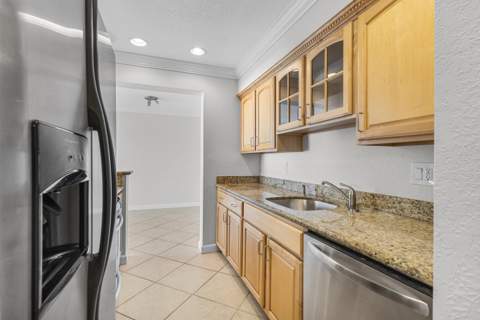 1515 E Broward Boulevard #426, Fort Lauderdale FL - photo 6 of 32