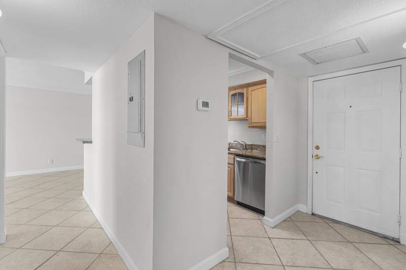 2 bedroom Condominium at 1515 E Broward Boulevard #426, Pine Crest Village I At, Fort Lauderdale — photo 5