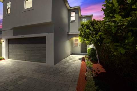 1826 Lake Cove Drive, Lake Worth FL - photo 8 of 49