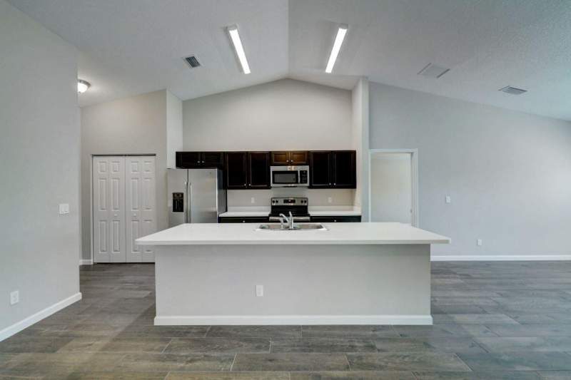 4 bedroom Single Family Residence at 5314 NW Milner Drive, Port St Lucie Section 48 1st Replat, Port St. Lucie — photo 4