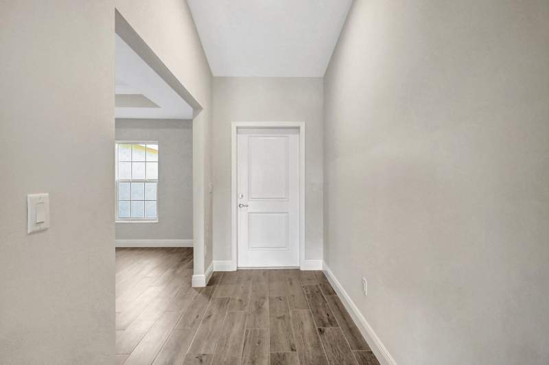 4 bedroom Single Family Residence at 3965 SW Mccain Street, Port St Lucie Section 21, Port St. Lucie — photo 3