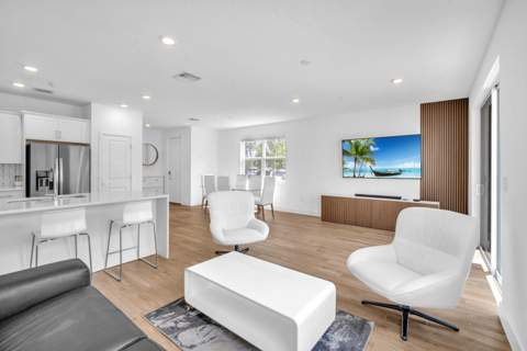 17002 SW 1st Street, Pembroke Pines FL - photo 7 of 38