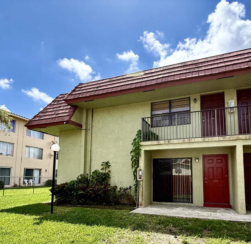 2 bedroom Condominium at 3253 NW 104th Avenue #3253, Springs Park Condo, Coral Springs — photo 2