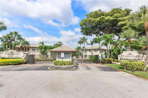 5570 Lakeside Drive #102, Margate FL - photo 23 of 26