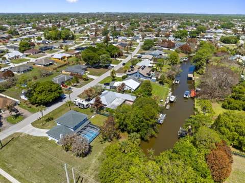 405 NE Midvale Street, Port St. Lucie FL - photo 10 of 61