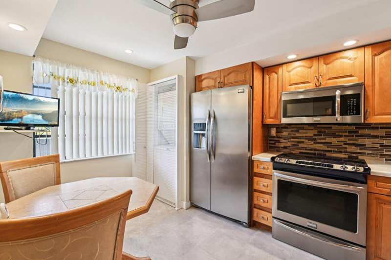 1 bedroom Condominium at 1101 Colony Point Circle #404, Colony Point 4 Condo, Pembroke Pines — photo 1