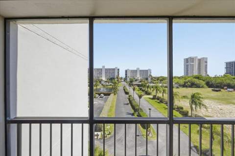 5059 N Hwy A1a #401, Hutchinson Island FL - photo 23 of 75