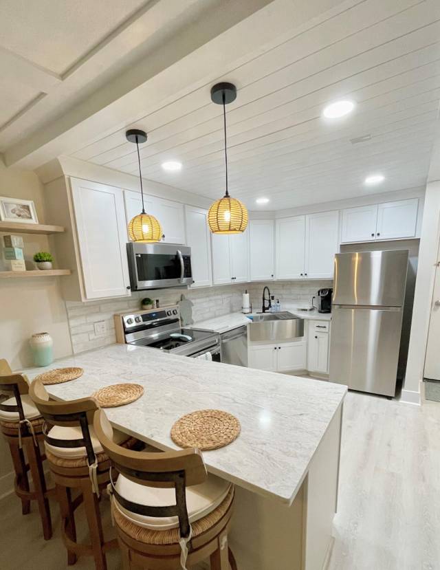 2400 S Ocean Drive #V-211