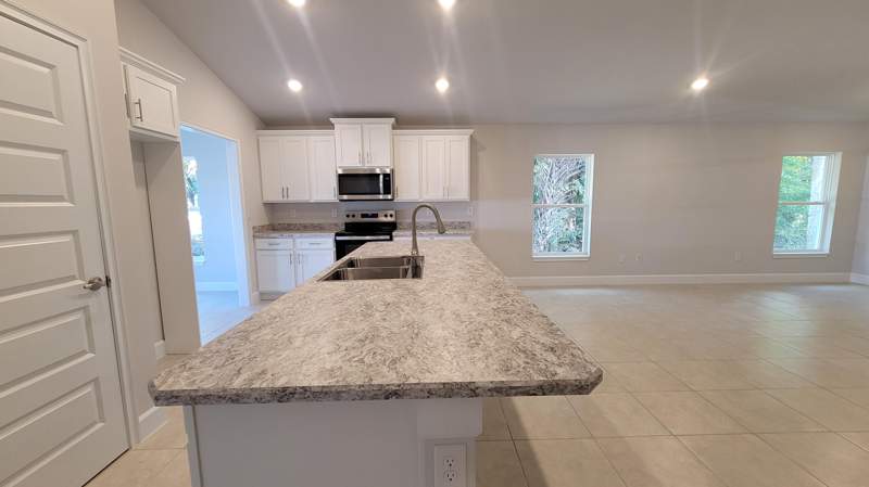 3 bedroom Single Family Residence at 8844 Waterstone Boulevard, Waterstone Phase Three, Fort Pierce — photo 4