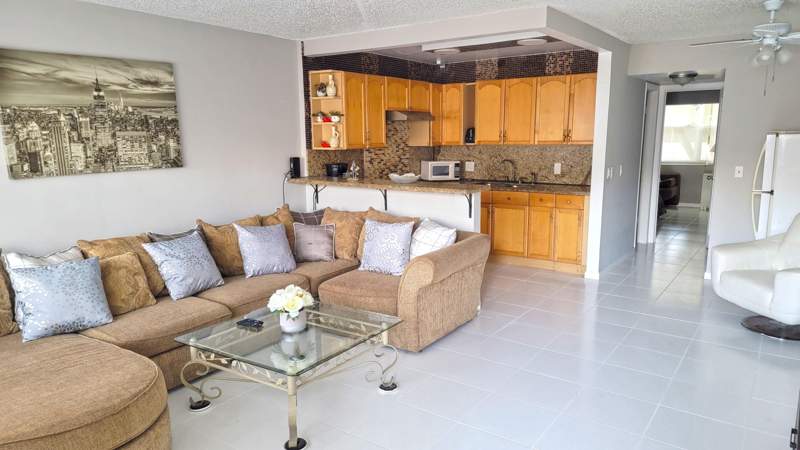 1 bedroom Condominium at 5 Newport A, Century Village Newport A, Deerfield Beach — photo 2