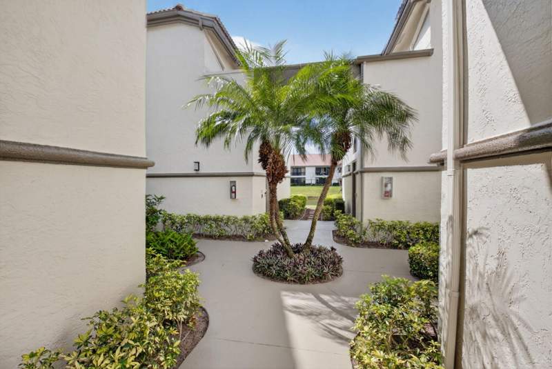 3 bedroom Condominium at 5226 Europa Drive #H, Platina / Carrara Village Condo, Boynton Beach — photo 3