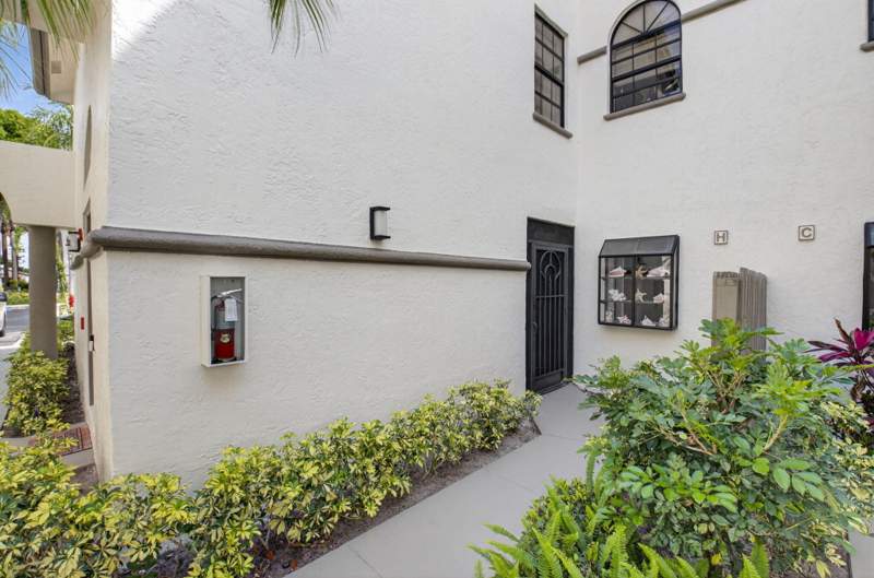 3 bedroom Condominium at 5226 Europa Drive #H, Platina / Carrara Village Condo, Boynton Beach — photo 4