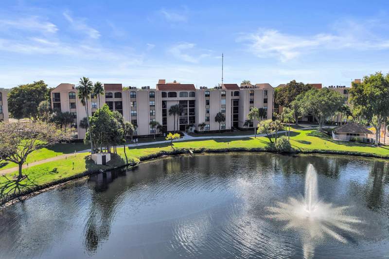 2 bedroom Condominium at 2455 Lindell Boulevard #3305, Lavers Delray Racquet Club Condo, Delray Beach — photo 4