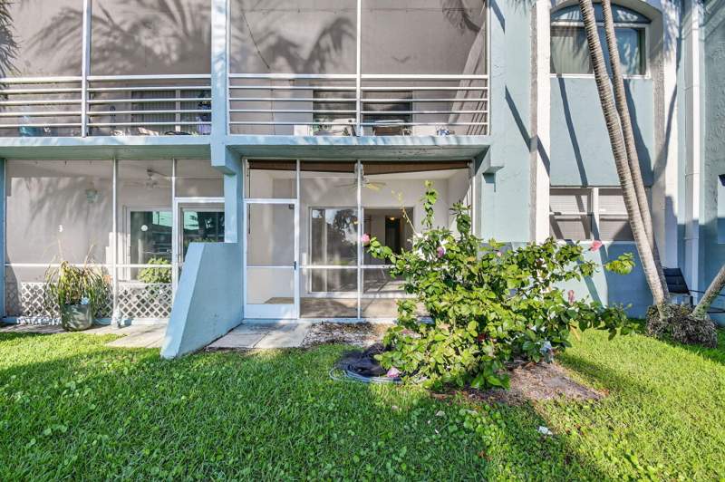1 bedroom Condominium at 1432 S Lakeside Drive #4, Ken-Lee Gardens Condo, Lake Worth Beach — photo 5