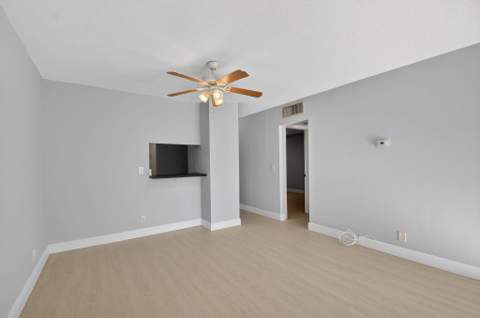 1432 S Lakeside Drive #4, Lake Worth Beach FL - photo 21 of 61