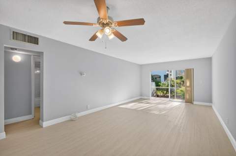 1432 S Lakeside Drive #4, Lake Worth Beach FL - photo 22 of 61