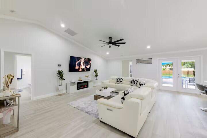 4 bedroom Single Family Residence at 11038 Persimmon Boulevard, West Palm Beach, West Palm Beach — photo 3