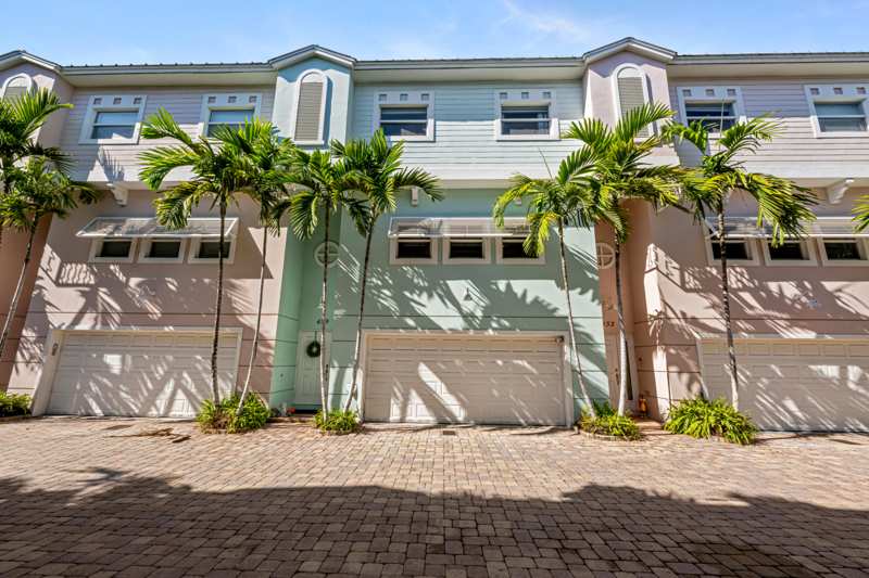 4 bedroom Townhouse at 429 NE 1st Street, Conch Key Villas, Pompano Beach — photo 1