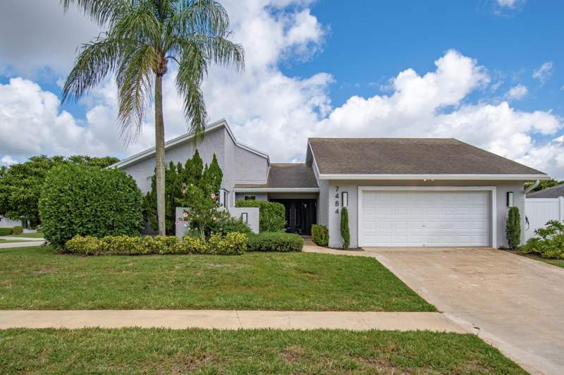4 bedroom Single Family Residence at 7484 Malibu Crescent, Montoya Estates Unit 1, Boca Raton — photo 2