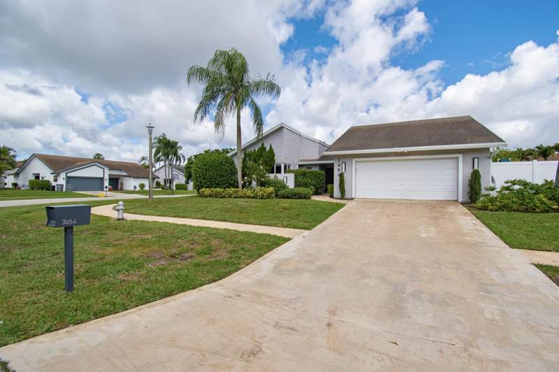 4 bedroom Single Family Residence at 7484 Malibu Crescent, Montoya Estates Unit 1, Boca Raton — photo 3