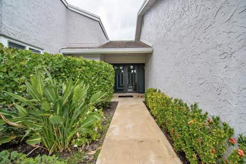 7484 Malibu Crescent, Boca Raton FL - photo 6 of 54