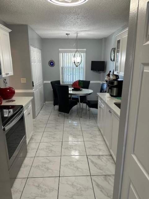 6768 N 10th Ave Avenue #210, Lake Worth FL - photo 6 of 27