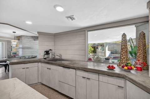2040 Coral Reef Drive, Lauderdale-By-The-Sea FL - photo 17 of 52