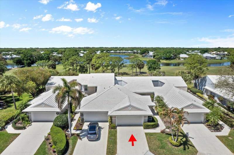 3 bedroom Villa at 2424 SW Foxpoint Trail, Martin Downs Plat No 29 (Aka Monarch Country Club), Palm City — photo 2