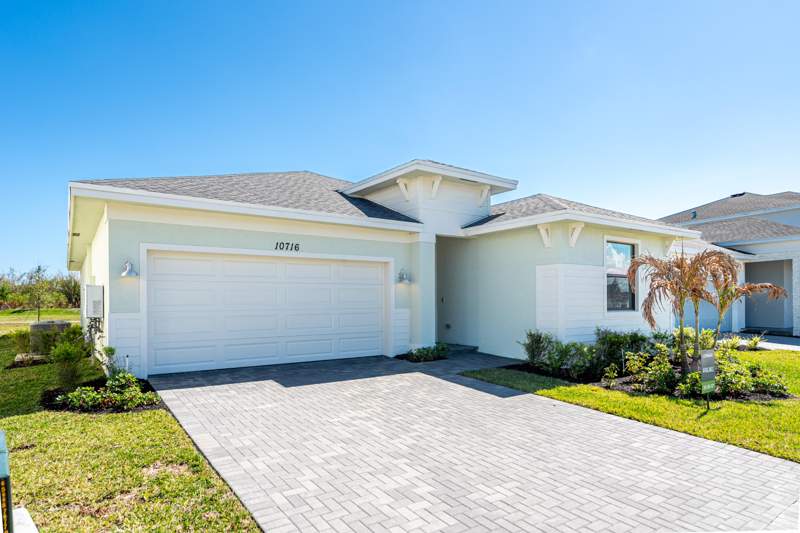 4 bedroom Single Family Residence at 10716 NW Wilgrove Lane, Glynlea Country Club, Port St. Lucie — photo 2