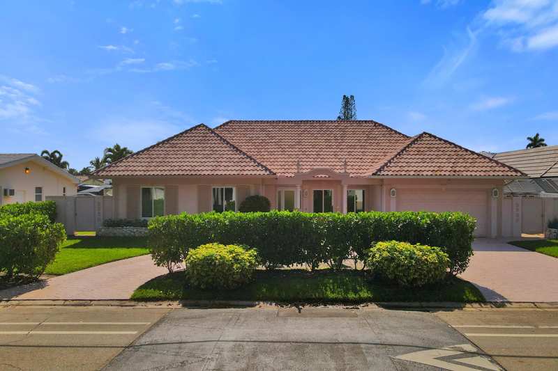 4 bedroom Single Family Residence at 5530 Bayview Drive, Landings First Sec, Fort Lauderdale — photo 1
