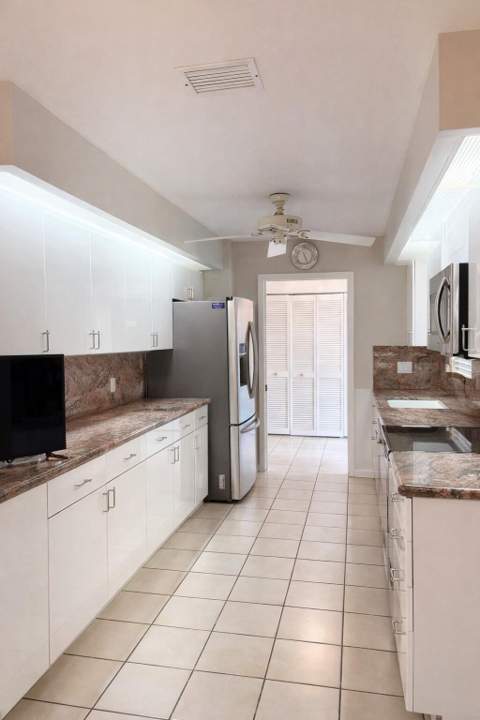 35 Brentwood Drive, Boynton Beach FL - photo 8 of 19