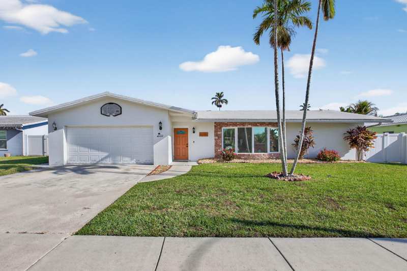 4 bedroom Single Family Residence at 6701 NW 20th Street, Margate Shores, Margate — photo 1