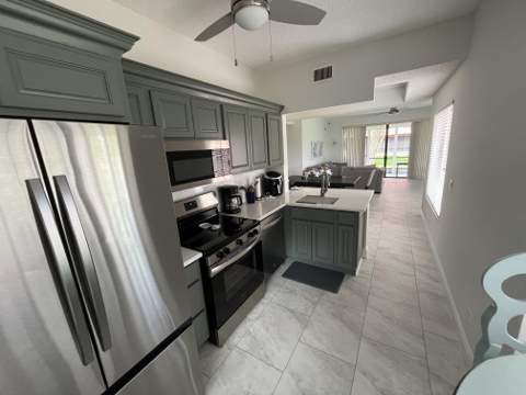 7884 Lexington Club Boulevard #B, Delray Beach FL - photo 9 of 35