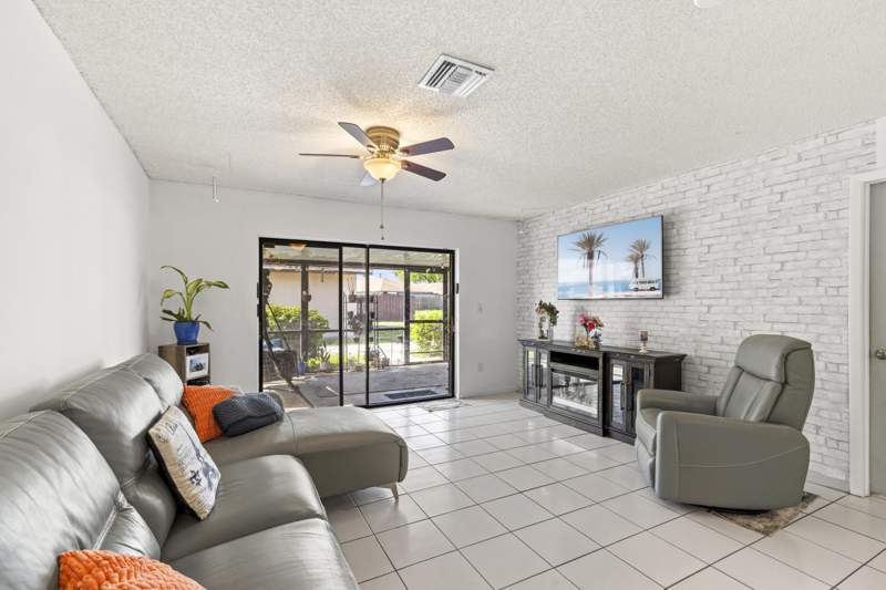 2 bedroom Single Family Residence at 5388 Mendoza Street #88-b, Garden Hills Unit Three, West Palm Beach — photo 5