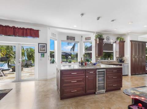 6025 Indian Forest Circle, Lake Worth FL - photo 8 of 61