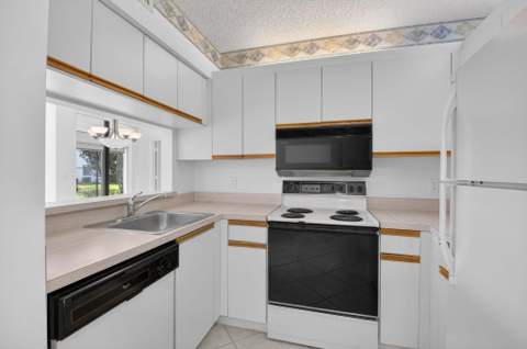 5415 Verona Drive #F, Boynton Beach FL - photo 9 of 62