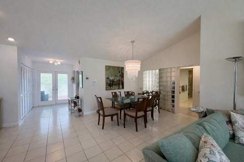 35 Brentwood Drive, Boynton Beach FL - photo 17 of 19
